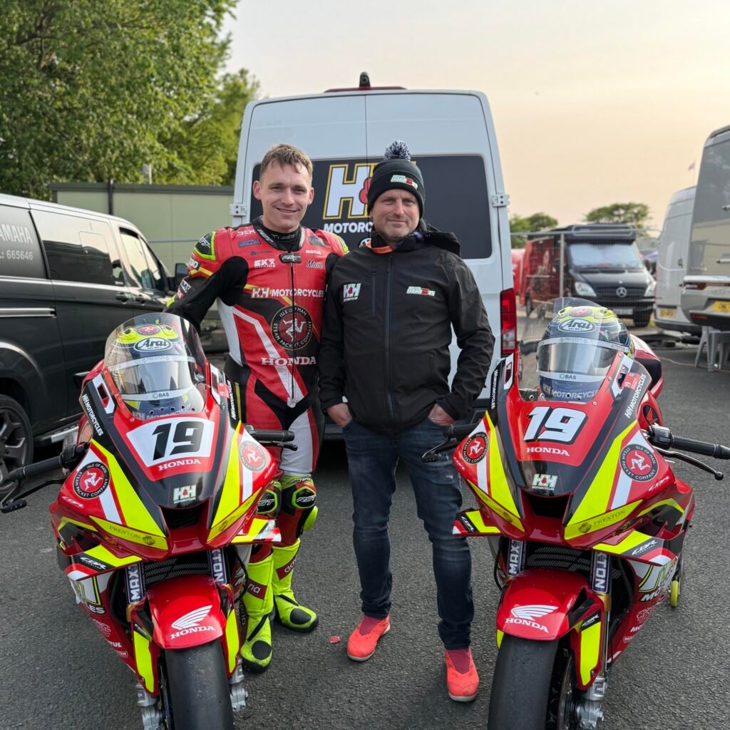 504888903_682530537990092_3848629557760446507_n